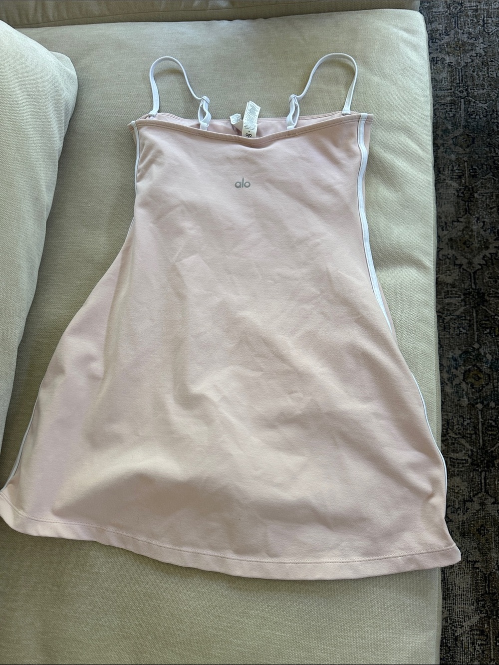ALO vintage pink + white airbrush streamlined dress size medium - Picture 10 of 11